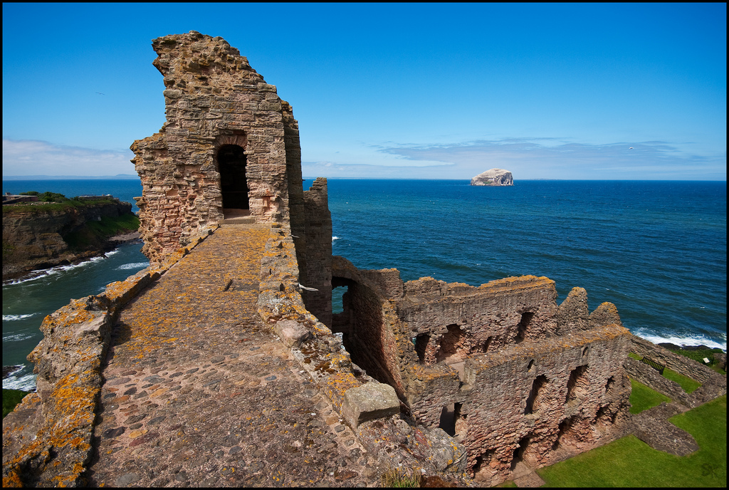 tantallon_castle_2